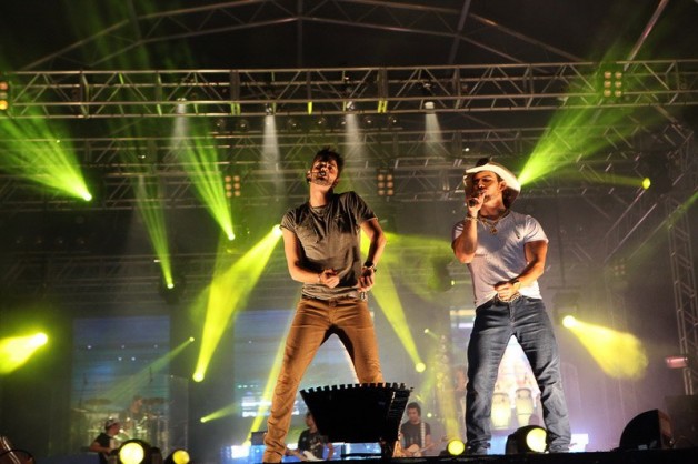 munhoz-e-mariano-no-ribeirão-rodeo-music-camarote-brahma-country-blog-carola-duarte