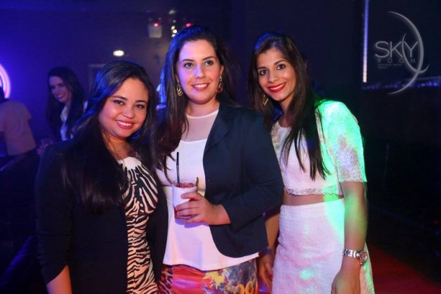 mulheres-com-batom-vermelho-sky-room-blog-carola-duarte