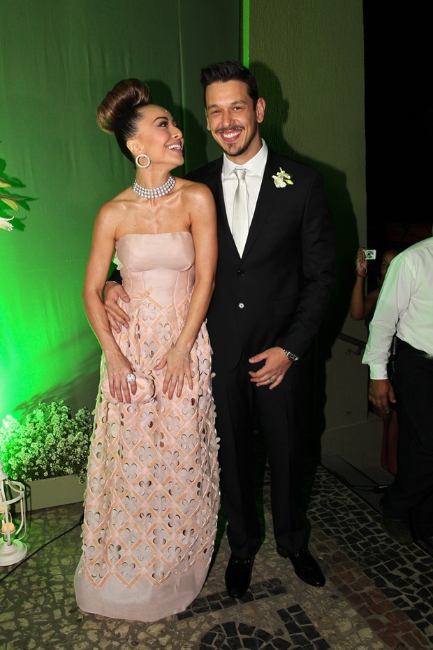 Sabrina Sato no casamento de sua irmã, Karina Sato