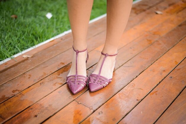 Look da Carola: saia tweed + tricô + sapatilha Marsala