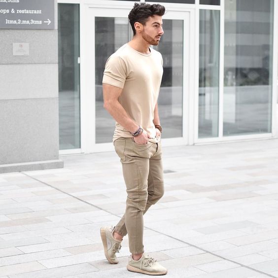 como usar bege em looks masculinos