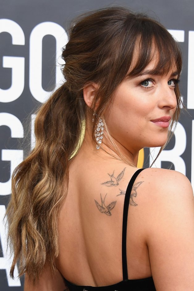 cabelo dakota johnson golden globes 2018